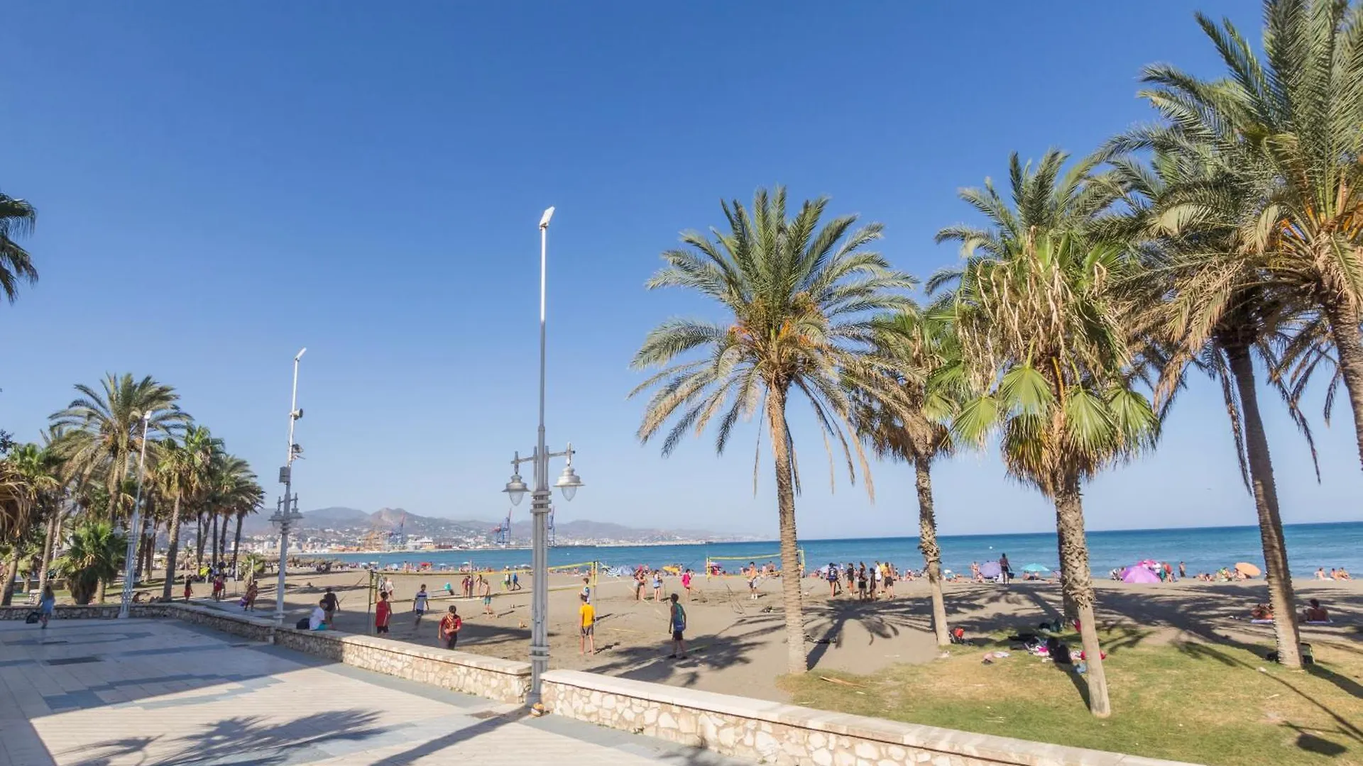 Atico Frente Al Mar , En Calle Pacifico Málaga 0*,  Espagne